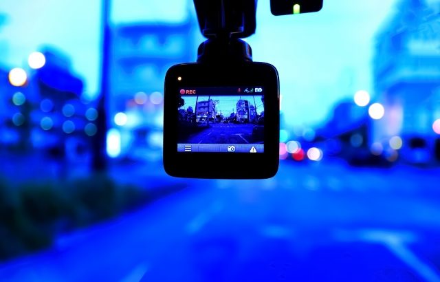 ドライバーが「あおり運転」すると会社に7日間の事業停止処分